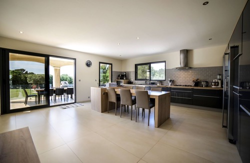 Uchaux House | Maison Haut Standing Avec Piscine et Grands Espaces