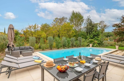 Verzeille Villa | Maison Honey - Three Bedroom Villa, Sleeps 6