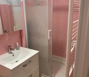 Bon-Secours House | Maison hotes proche de la gare et aeroport