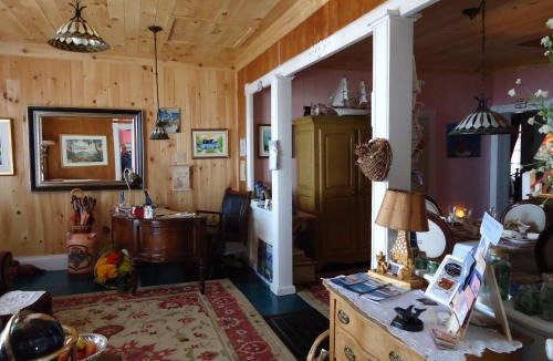 Tadoussac Bed & Breakfast | Maison Hovington