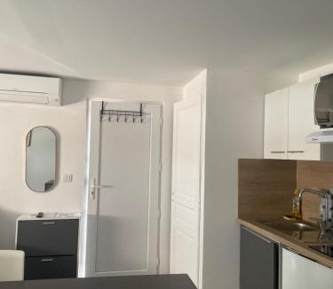 Marignane House | Maison indépendante 30 m2 avec terrasse privée centre ville Marignane