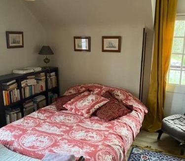 Pontchardon House | Maison individuelle dans un parc