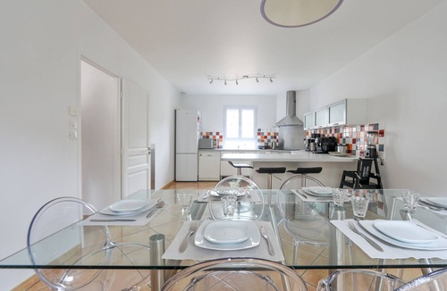 Saint-Cloud House | Maison Jacoulet - Welkeys