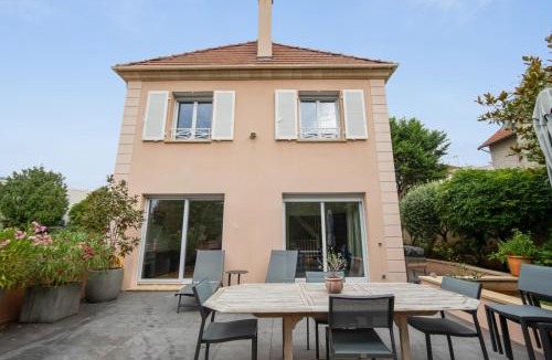Saint-Cloud House | Maison Jacoulet - Welkeys