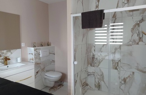 Pruniers-en-Sologne House | Maison Jacuzzi Leyna