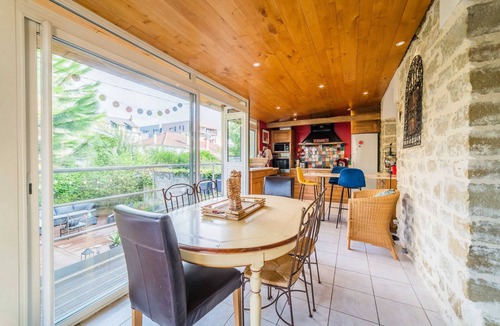 Brive-la-Gaillarde House | Maison Jacuzzi