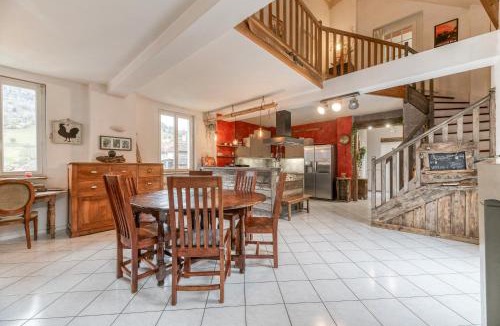 Theys House | Maison jacuzzi-sauna Station 7 Laux