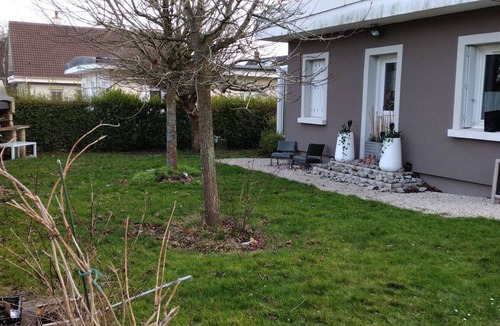 Quartier Sapins-Chatelet-Lombardie House | Maison Jardin AU Calme A 5min DU Centre Ville
