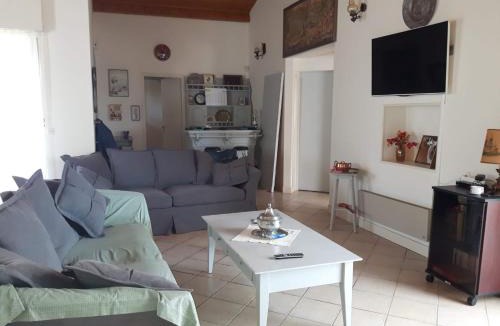 Corme Ecluse House | Maison jasmin