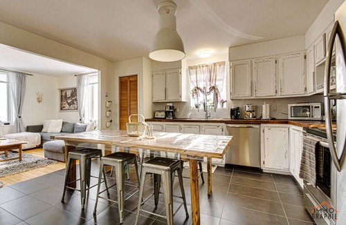 Batiscan House | Maison Jean: at the beach on the St. Lawrence River