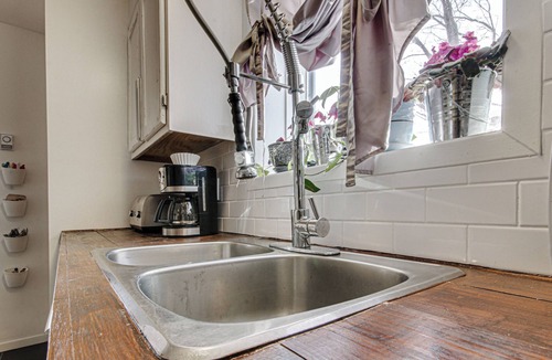 Batiscan House | Maison Jean: at the beach on the St. Lawrence River