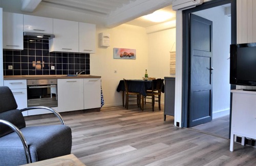 Lucenay-l'Eveque Apartment | Maison Jouvenaar Bas