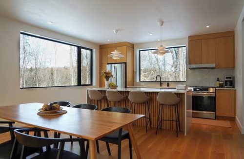 Wentworth-Nord Cottage | Maison Kimby: Secluded Forest Retreat with Hot Tub