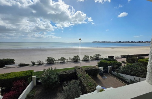 La Baule-Escoublac House | Maison Kreizdé de famille face mer - Plage Benoît, La Baule waterfront.