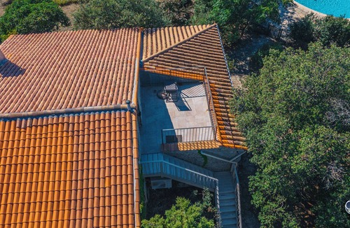 Fons-sur-Lussan Villa | Maison La Hulotte