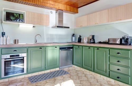 Lau-Balagnas House | Maison La Laubalutine – Spacious Renovated House with Mountain Views