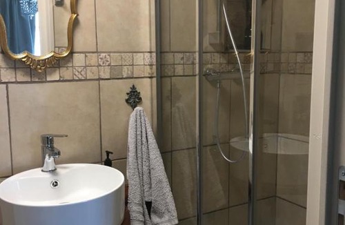 Le Vigeant Bed & Breakfast | Maison La Roche Chambre D'hotes