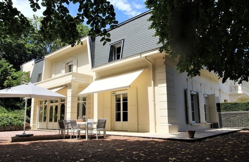 Saint-Genis-Laval Apartment | Maison La Souveraine