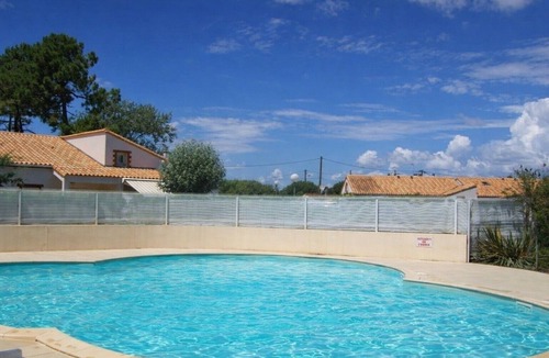 Bourgenay House | Maison la vendéenne - ref 508: Renovated House 100m from the Beach with Heated Pool