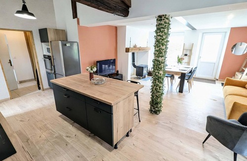 Mesnil-Saint-Pere House | Maison Lac et Jardin