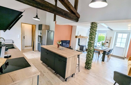 Mesnil-Saint-Pere House | Maison Lac et Jardin