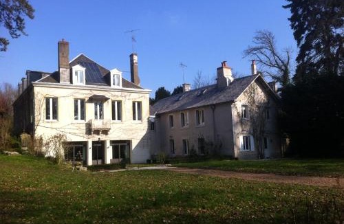 Saint-Jean-le-Blanc House | Maison lAmrique welcome you to one of their rooms, Dogs are also welcomed