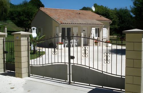 Montpon-Menesterol House | Maison Le Coteau Des Sources