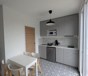 Crosne Apartment | Maison Le cottage