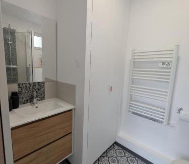 Crosne Apartment | Maison Le cottage