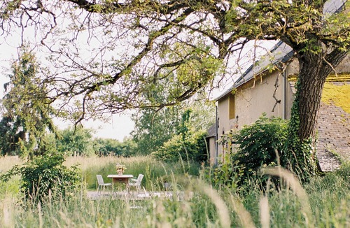 Channay-sur-Lathan House | Maison Le Détour: spa, pétanque and 8 hectares of nature