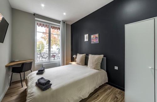 Gratte Ciel Villa | MAISON LE GRATTE CIEL - séminaire ou famille, salle de réunion, 8 chambres Clim, Jardin & Salle de sport