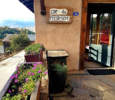 Eyne House | Maison le Presbytère