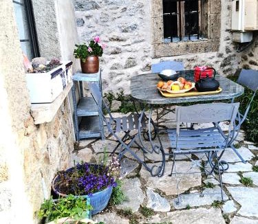 Eyne House | Maison le Presbytère