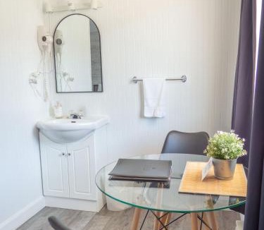 Petite-Vallee Hotel | Maison LeBreux - Motel