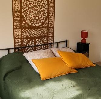 Jayat House | Maison les berges du lac