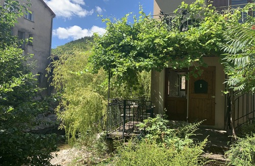 Villefort House | Maison les Pieds Dans L'eau