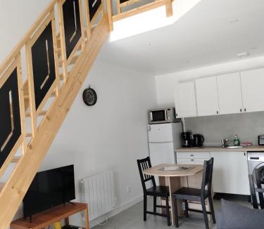 Dry House | Maison - Log 2 - Dry