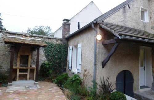 Houdan House | Maison médiévale calme avec Wifi et animaux acceptés - FR-1-527-83