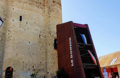 Houdan House | Maison médiévale calme avec Wifi et animaux acceptés - FR-1-527-83
