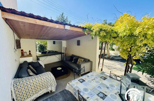 Marcorignan House | Maison Magnolia