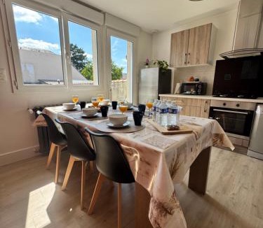 Bressuire Villa | Maison Malabry en hyper centre avec jardin 6 pers