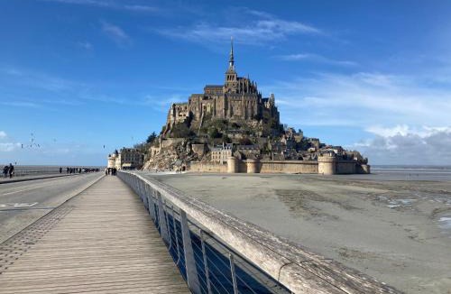 Pontorson Bed & Breakfast | Maison Mama Neko