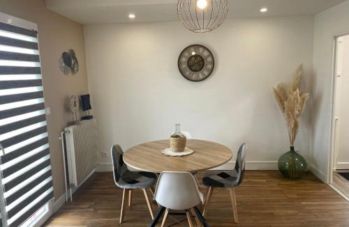 Montliot-et-Courcelles Apartment | Maison Mara