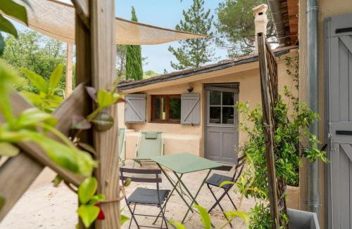 Apt Apartment | Maison Marvic, Studio dans les pins