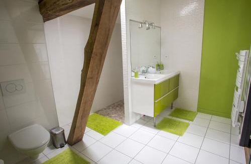 Le Burgaud Bed & Breakfast | MAISON MAUPAS Chambre Rouge