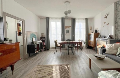 Saint-Amand-Montrond Apartment | Maison meublé