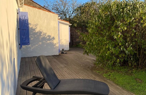 Beauvoir-sur-Mer House | Maison Mitoyenne Avec vue sur les Marais et Terrain de Petanque !