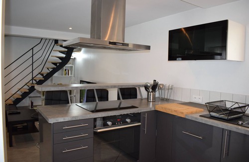 Juillan House | Maison Mitoyenne Tout Confort. Parking