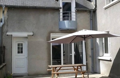 Juillan House | Maison Mitoyenne Tout Confort. Parking