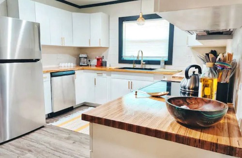 Wetmore House | Maison Modernè Unit A: Work + Play